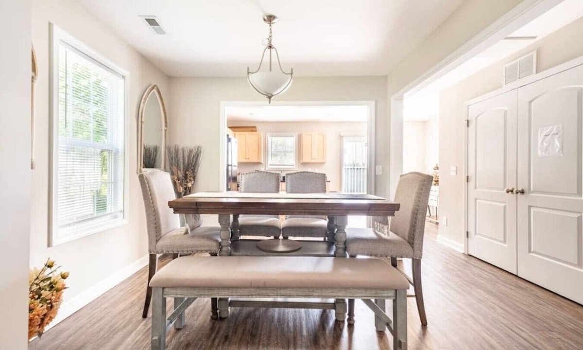 Kannapolis House | Stylish Kannapolis Duplex King Beds, Full Kitchen & Backyard BBQ