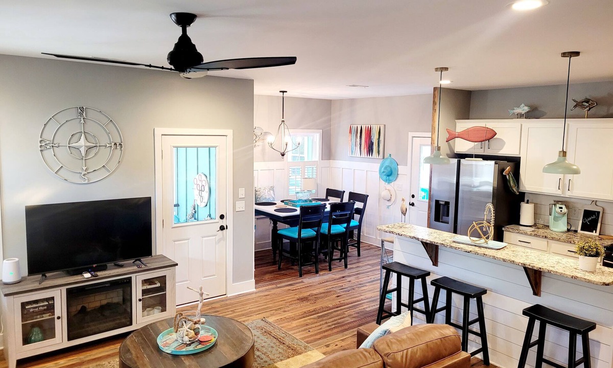 Minnesott Beach Cottage | Sugar Shack - Rustic charm meets modern amenities!