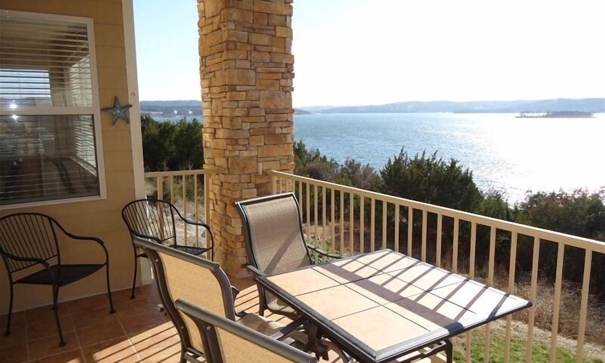 Hollister Condo | Summer Dates Open! Luxury Lakefront Condo! 2 King Beds/2 New Baths, What A View!