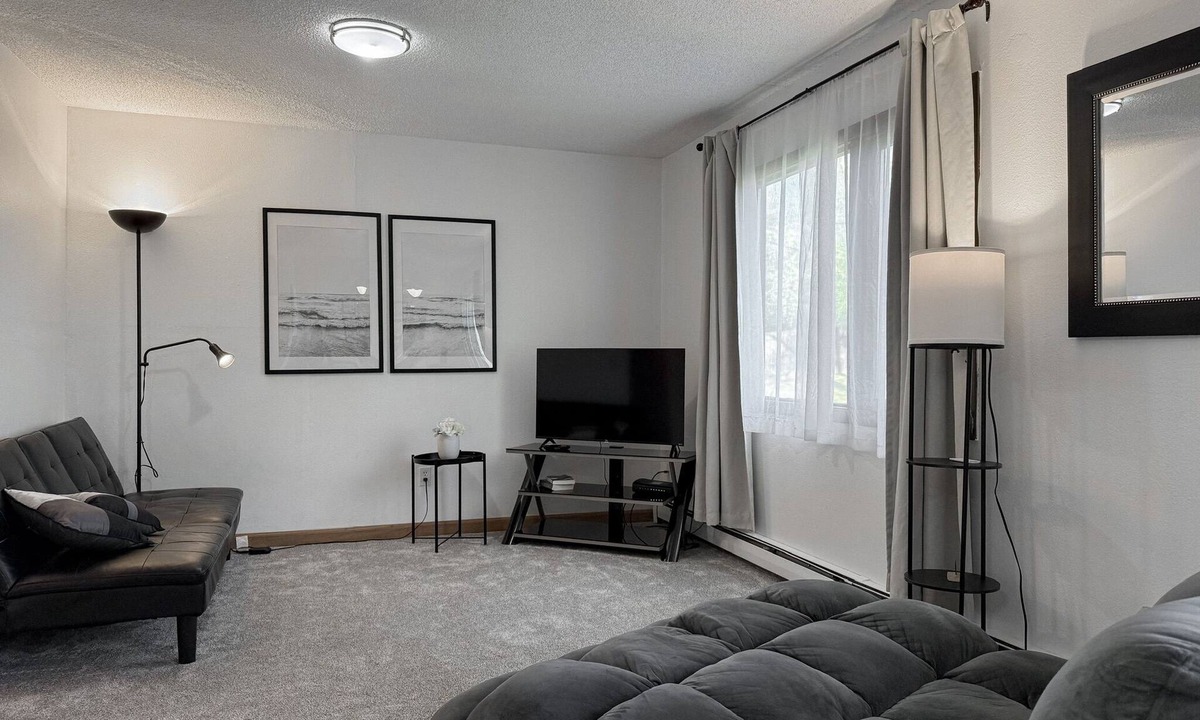 Taku - Campbell House | Sunny Townhouse Near Costco & Dimond Mall