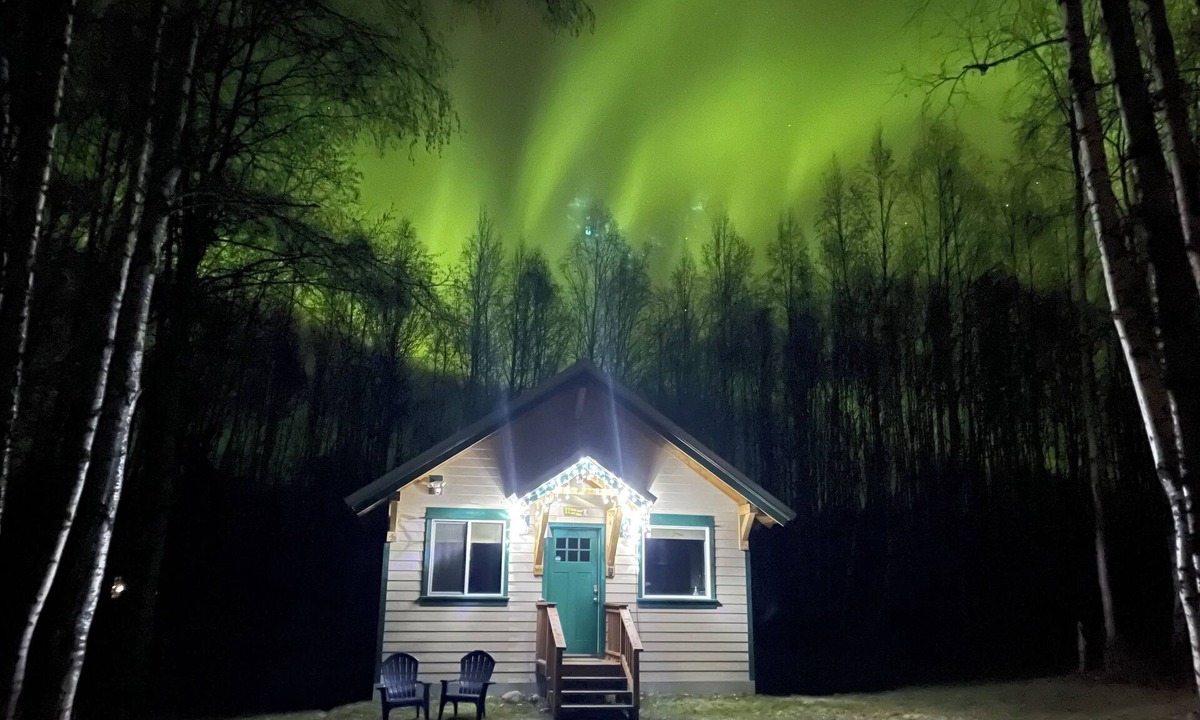 Susitna North Cottage | Talkeetna's Mount Dall Cottage - WiFi&laundry - easy access from Parks Highway!