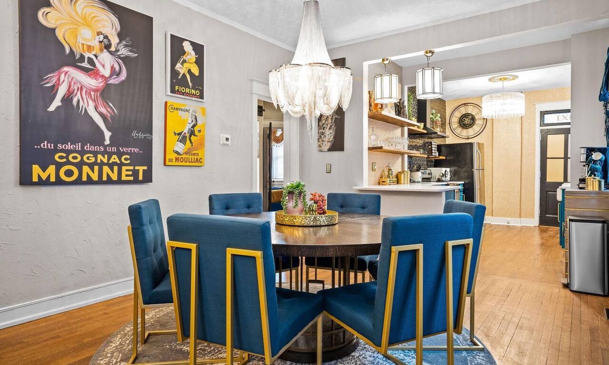 Hanover Place Apartment | The Downtown Luxe - Superior Amenities & minutes from downtown, Westport and the Plaza!