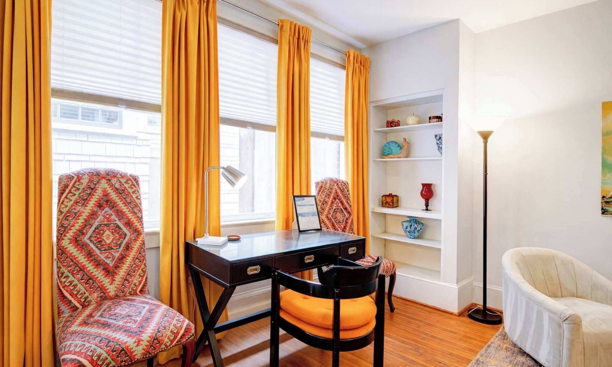 Charlotte Condo | The Home Collection: Elizabeth 1BR Condo · King Bed & Parking · Near Atrium CMC