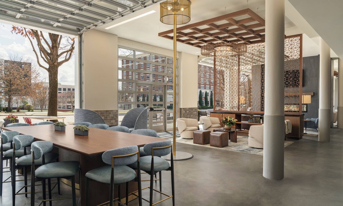 The Vista Hotel | The Lantern Columbia