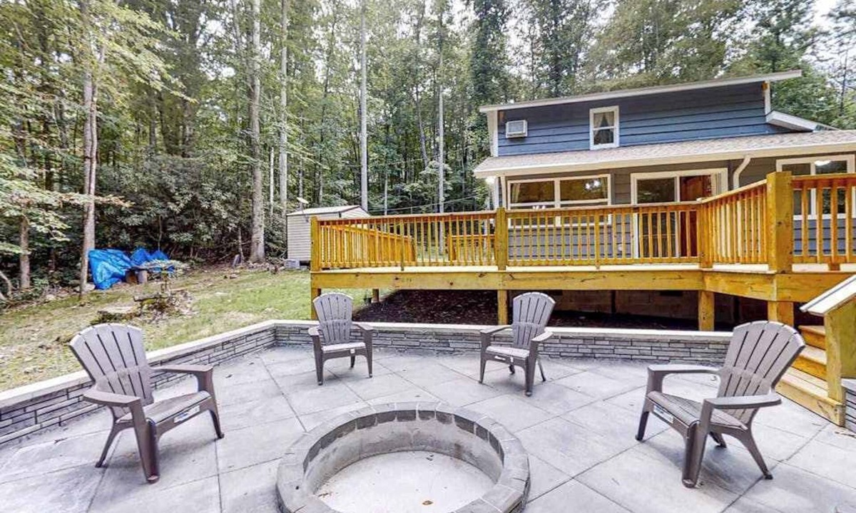 Otto House | The Little Dude Cabin | Rustic cabin in Franklin with water & wildlife views