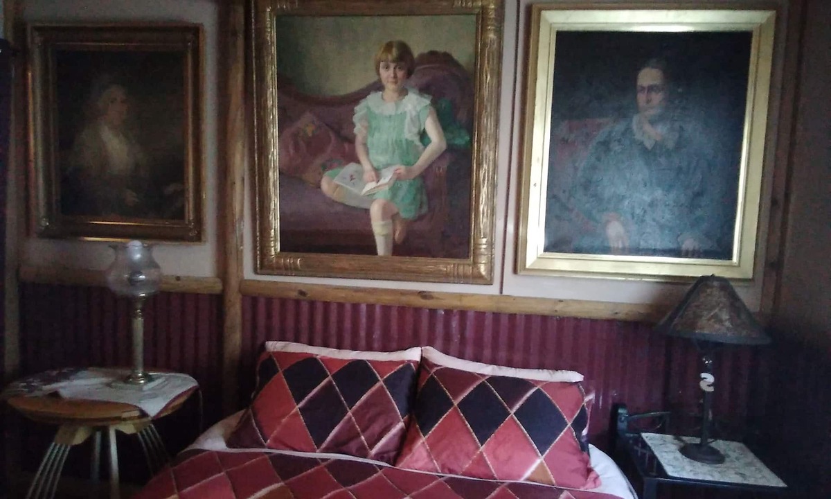 Marathon House | "THE Museum room" at La Loma del chivo