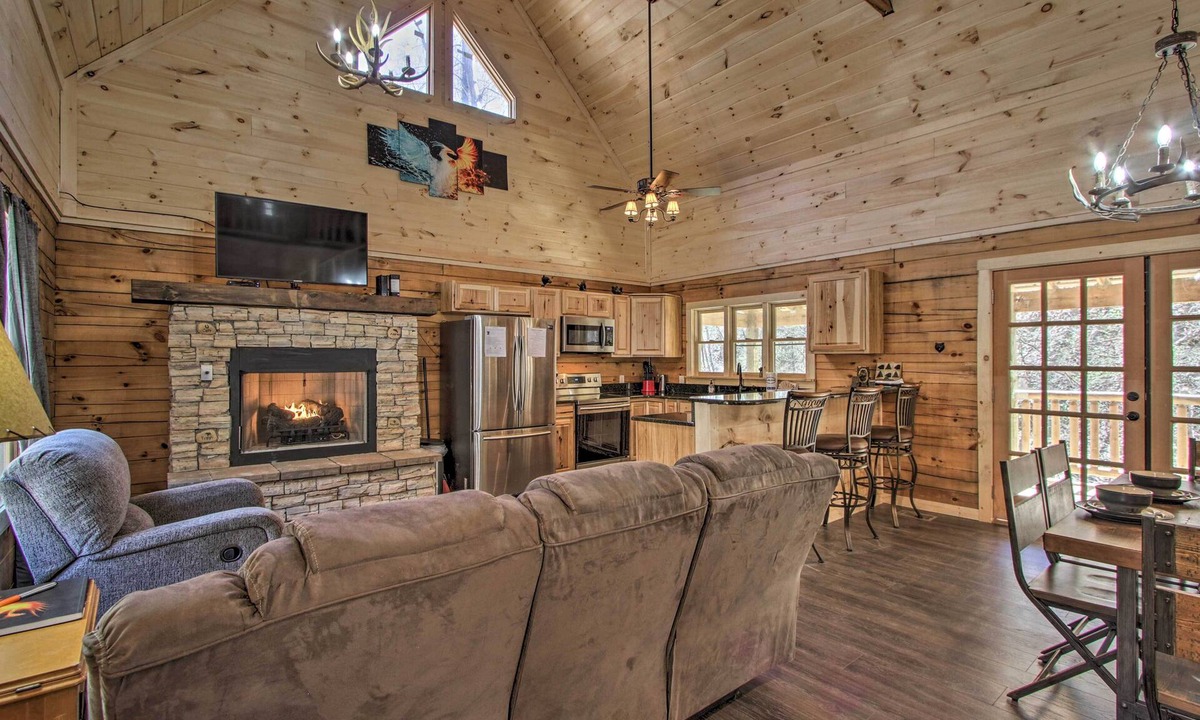 Chalet Village North Cabin | 'The Phoenix' Gatlinburg Cabin w/Hot Tub!