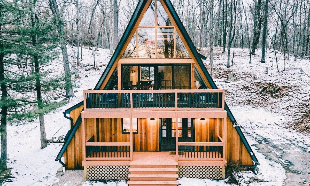 Pine Plains Cabin | This cabin is a 4 bedroom(s), 2.5 bathrooms, located in Pine Plains, NY.