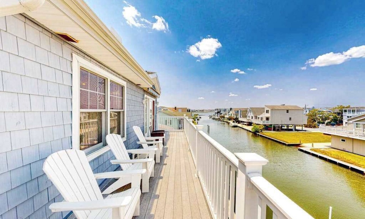 Fenwick Island House | Town of Fenwick island home on the water with dock & central A/C - dogs OK