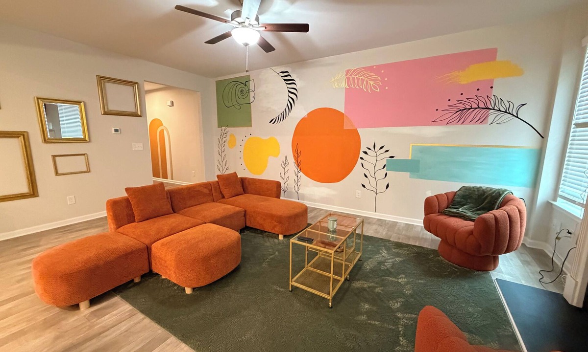 Austell House | Townhome in Austell! Close to downtown, airport & six flags