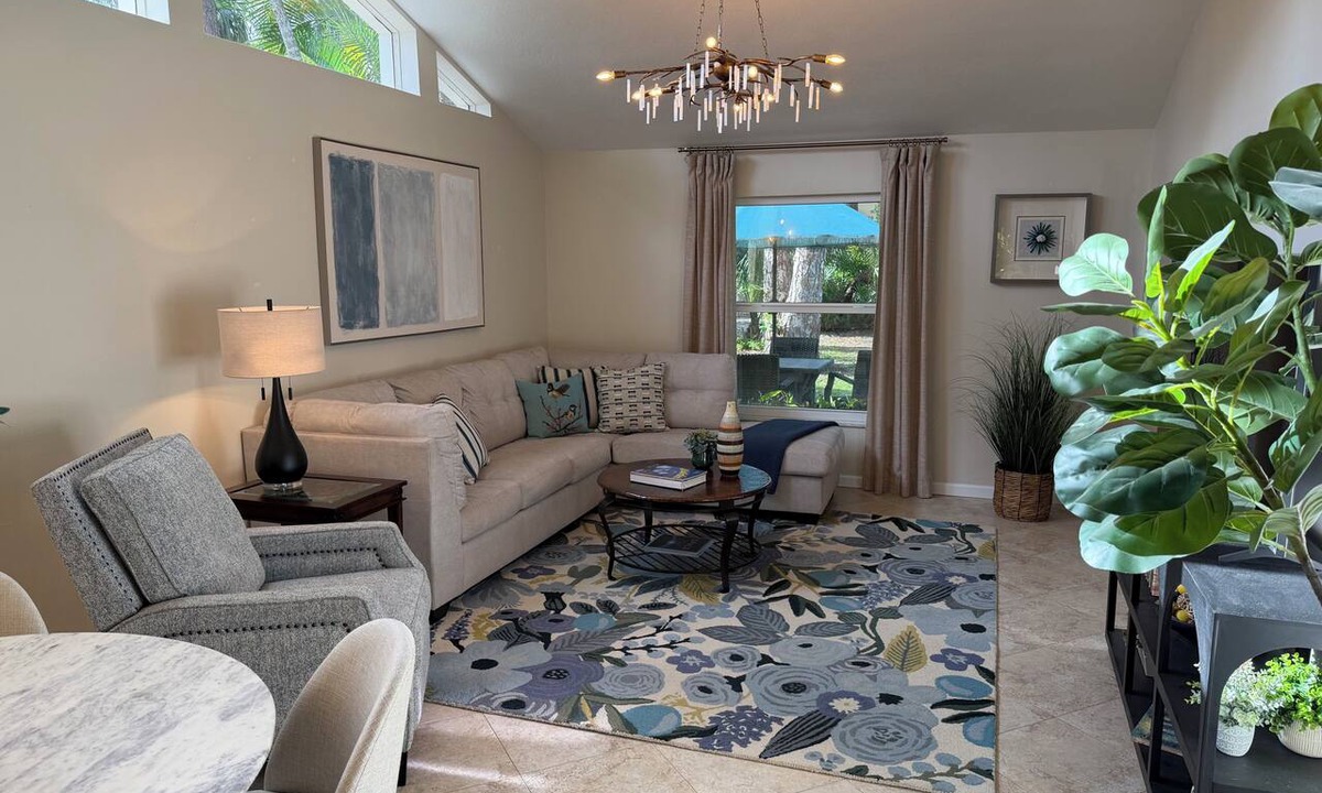 Bayou Oaks House | Tranquil setting 10 minutes from beach in sunny Sarasota!