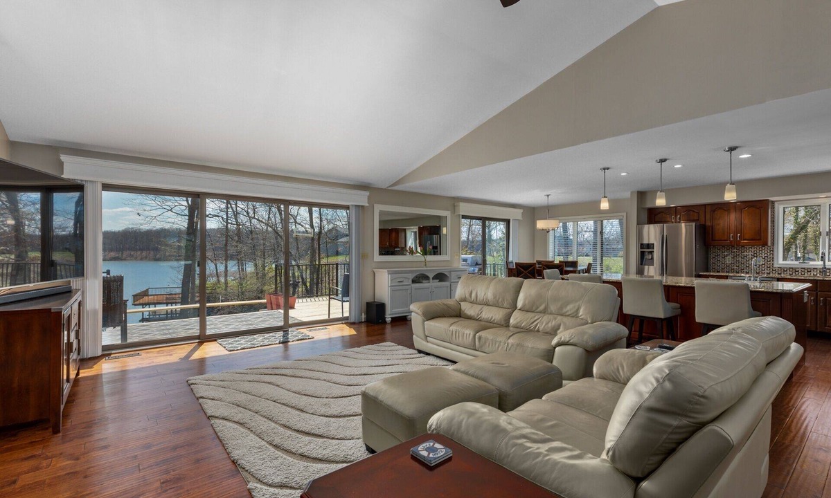 Effingham House | Tranquil Waters Retreat