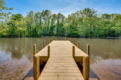 Troy House | Troy Cabin w/River Access: Fish, Kayak & More!