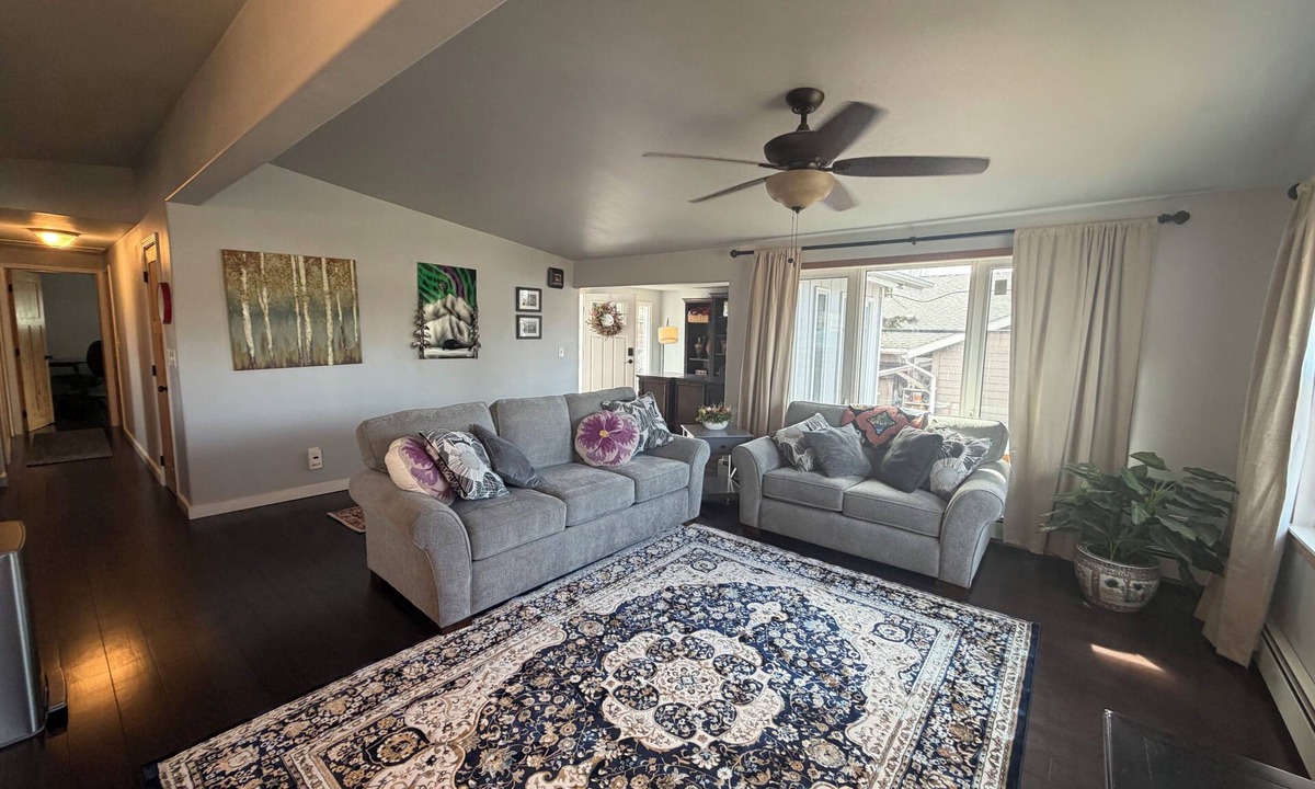 University Area House | Two FULL bath, two bedroom, full kitchen, free laundry, centrally located!