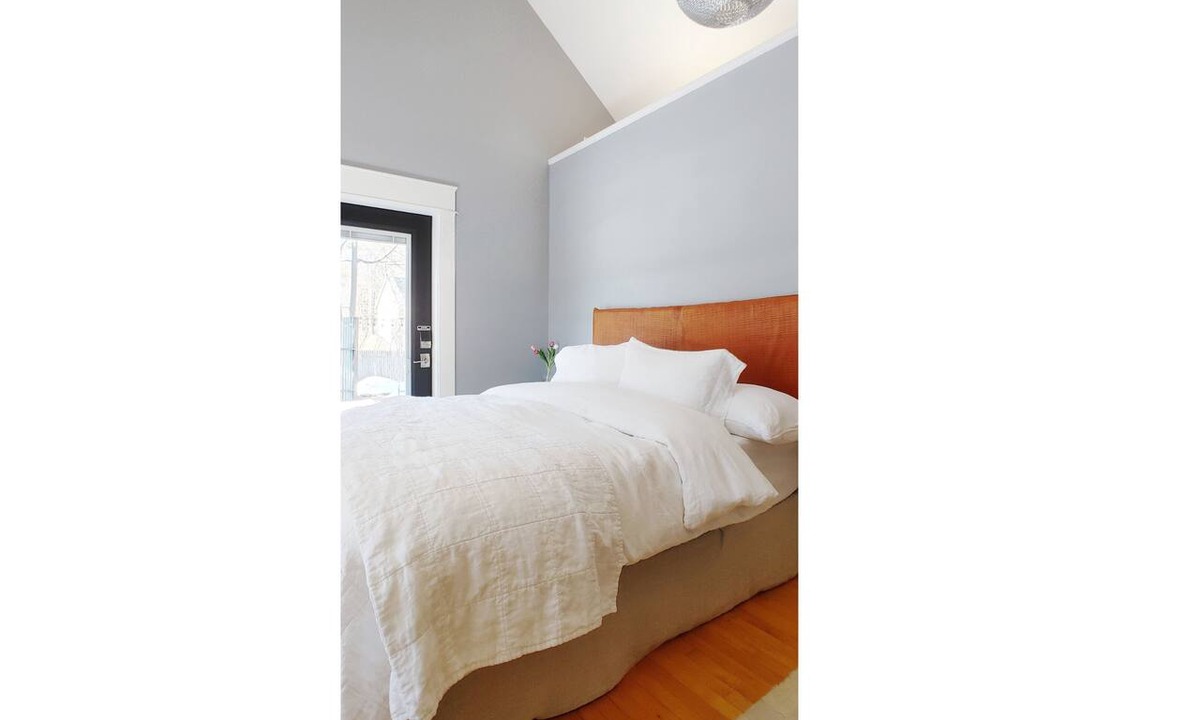 Amherst Apartment | Under the Hemlocks – Refined Boutique Retreat Near Amherst & UMass