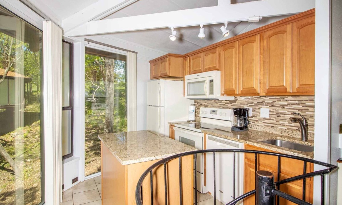 Village of Four Seasons House | UNIT 9 - TREETOP 2 BEDROOM VILLA