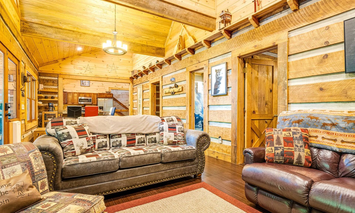 Hidden Lake Cabin | Upscale cabin with secluded setting - fireplaces, central AC & huge front porch