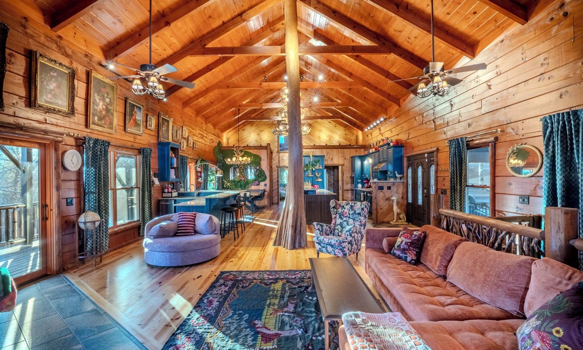 Suches Cabin | Vibrant Spacious Mountain Estate with Heated Pool & Hot Tub in Suches