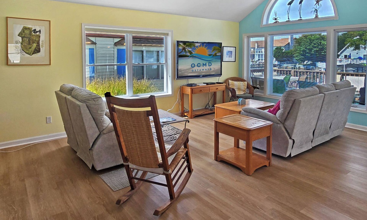 Montego Bay House | Waterfront home in Montego Bay! Large rooms and great location with community 2 community pools!