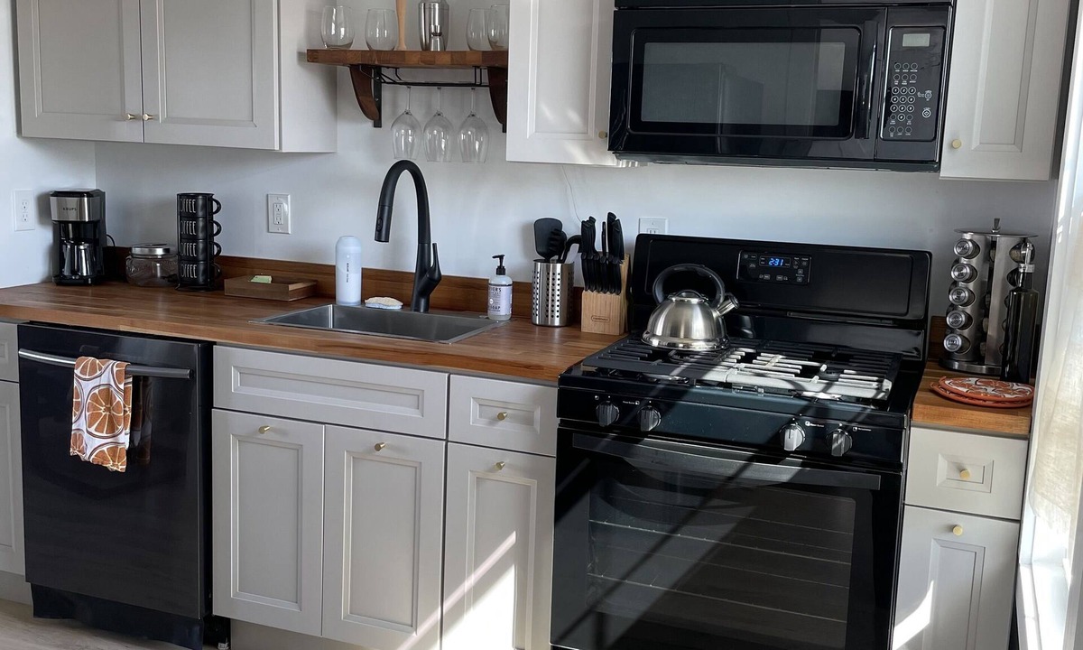 Villas Apartment | Windblown 2 - Eco Friendly Waterfront Apt