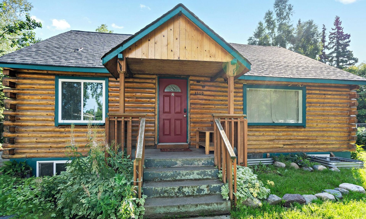 Spenard House | Woodland Apartment Midtown Anchorage