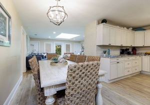 2 Night Hawk: Stunning 5th Row Ocean Home. Private Pool. Free Bikes