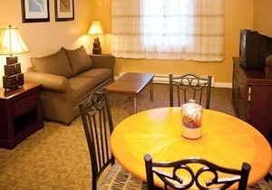 Beautiful studio unit at resort, sleeps 4 in Brigantine
