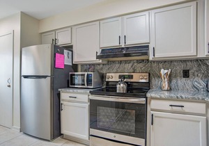 Courtside 53 - Recently Renovated 2 Story Townhouse in Forest Beach