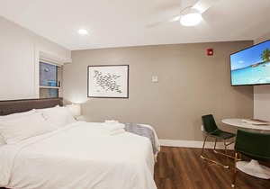 FRONTDESK Comfy Studio Apt near Science City