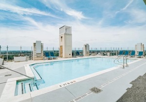 FRONTDESK Uptown Apts with City Views Charlotte