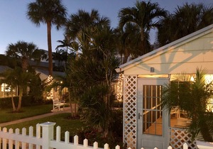 Historic cottage complex 2 blks to bch, sm dog OK in Pompano Beach