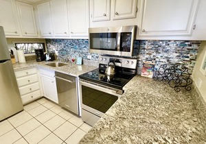 Oceanfront Condo in Paradise-Hale Mahina “mauiseaturtlecondo" in Lahaina