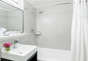 Romantic Couple Room in the Heart of Boston Theater District, Pets Are Allowed