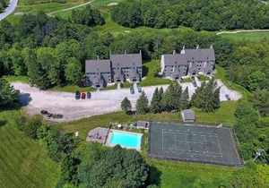 Shuttle to Slopes and ski home to this cozy three bedroom condo Whiffletree G8