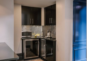 Sonder No. 284 Back Bay | Accessible Queen Room+