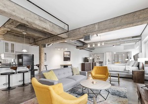 Spacious Loft on 5th St in Austin