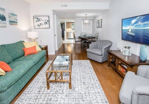 Stone’s Throw Villas | Pool & Alfresco Dining | 5-Minute Walk to Beach