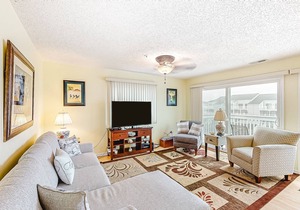 Waterfront Condo 3 Blocks from Beach w/Canal View Balcony & Shared Pool