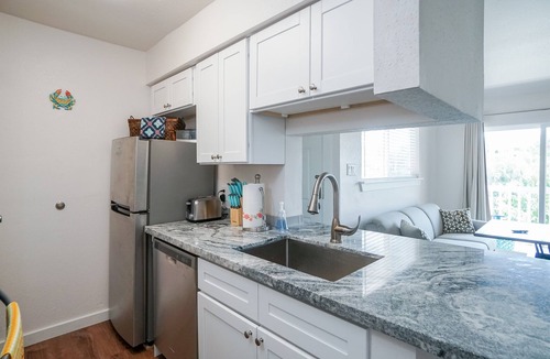 Galveston Condo | 1/1 Condo On Quiet West End Pool 1/4 Mile to Gulf/Long Term Welcomed Tropical