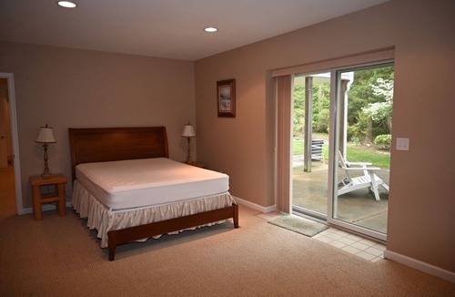 Rehoboth Beach Apartment | 1 Bedroom minutes to beach & a block to trail with private entrance .