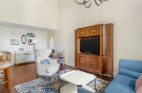 Charleston Historic District Hotel | 1 Bedroom, Sleeps 4 at Lodge Alley Inn, Charleston!