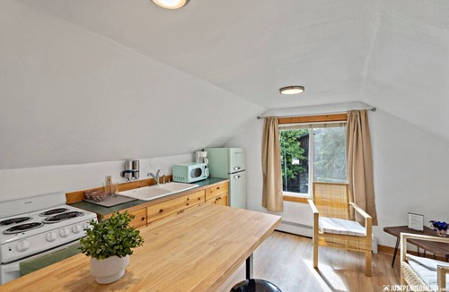 Spenard Apartment | 1 Woodland Attic in 1950`s cabin