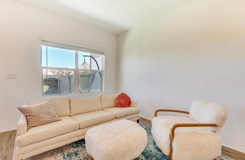Stony Ridge North House | 12 Mi to Dtwn Austin: Quiet Home w/Patio & Yard