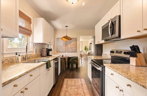 Wade Hampton House | 15 min DT GVL - Wellness Retreat with Firepit & Arcade