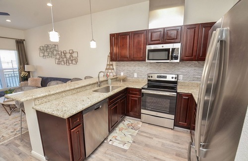 Katy Condo | 1D | Gated Complex | Daily Needs in Walking Distance