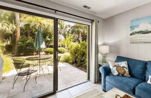 Hilton Head Island House | 2 Bed 2 and one half Bath 34 Coligny Villa Near Beach & Plaza