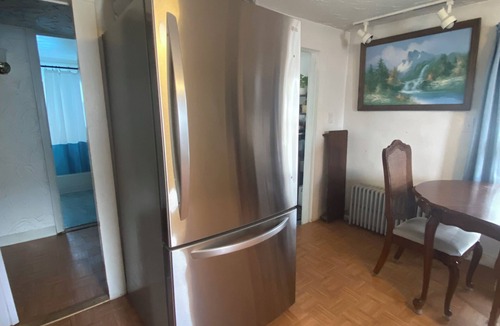 Marlborough House | 2-bedroom house in lovely Marlborough with AC and comfort