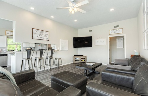 Pirates Beach West House | 2 blocks to beach, 13 mi to Downtown - Dog Friendly & Great for Families!