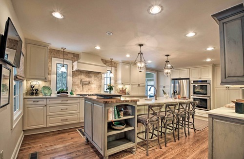 Mirror Lake Cottage | 2 Living Areas + Fireplace: Mirror Lake Cottage!