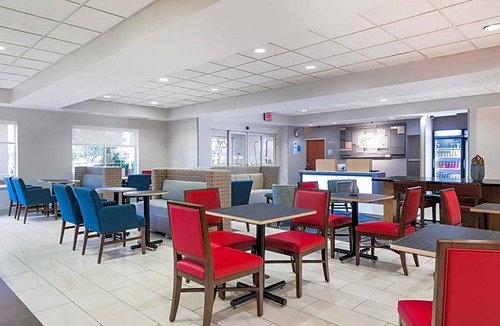 Gastonia Hotel | 2-Star Hotel ∙ Holiday Inn Express Charlotte West - Gastonia, an IHG Hotel
